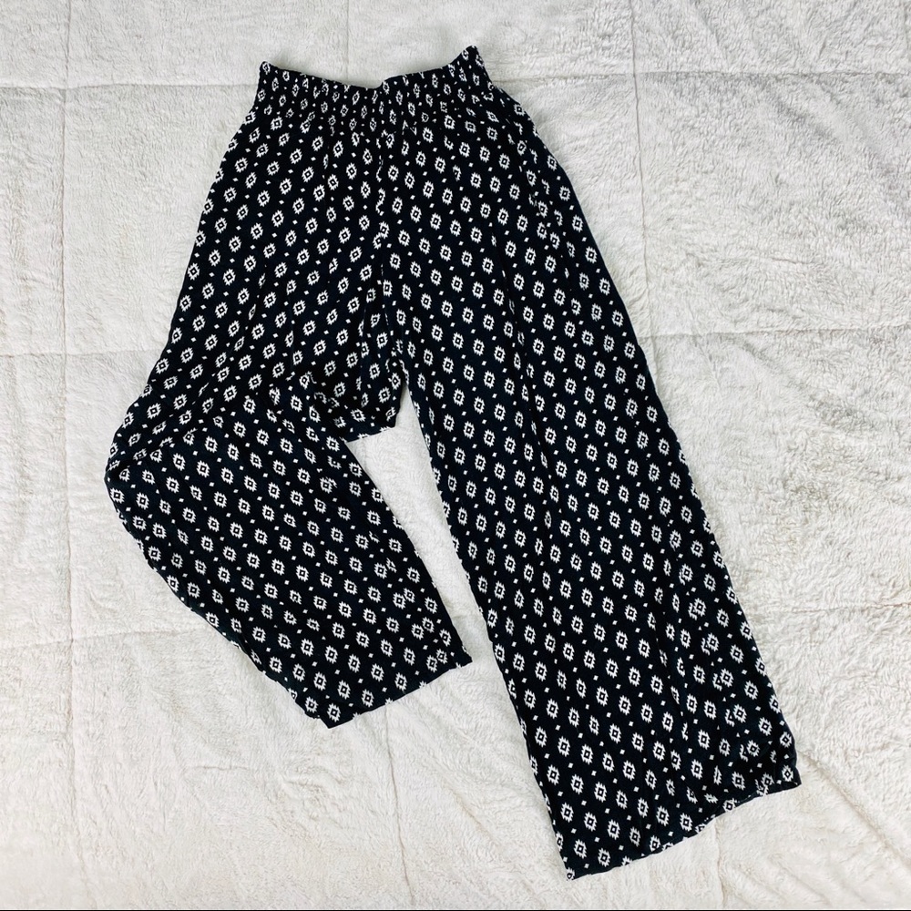 Maurices Aztec print lounge pants Size M